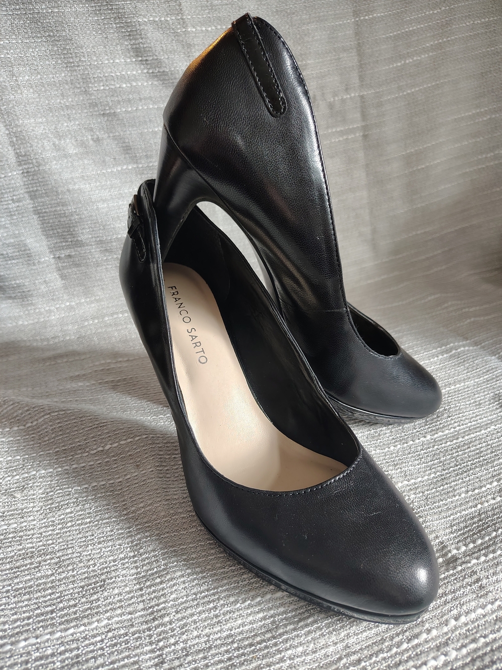 Franco Sarto Black Leather Round Toe Pumps Heel Buckle Accent Women's Size 8.5